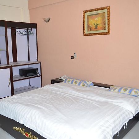 Ouaga Beach Hotel Ouagadougou Exteriör bild