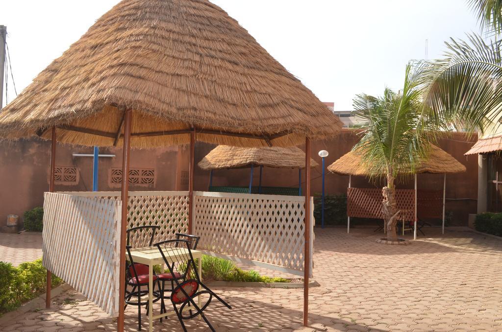 Ouaga Beach Hotel Ouagadougou Exteriör bild